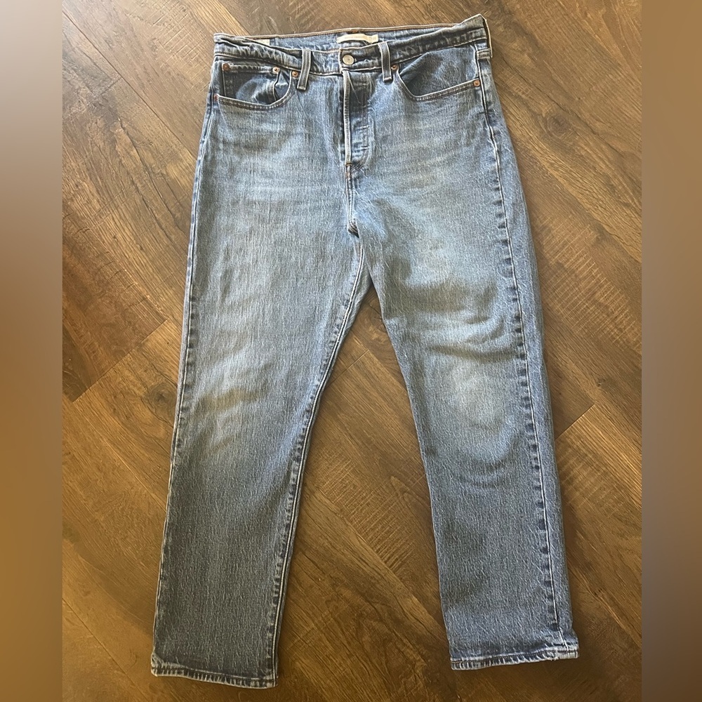 Levi Wedgie Straight Jeans Size 31